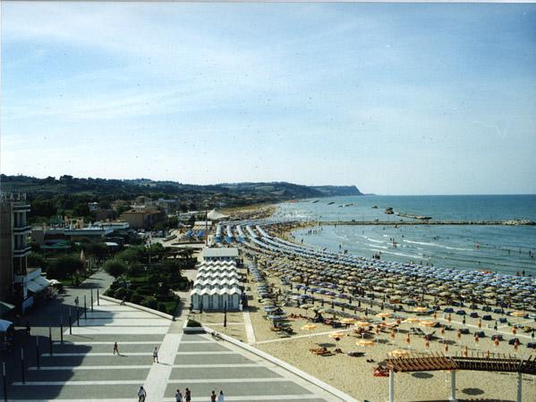 Hotel Plaza Fano Dış mekan fotoğraf