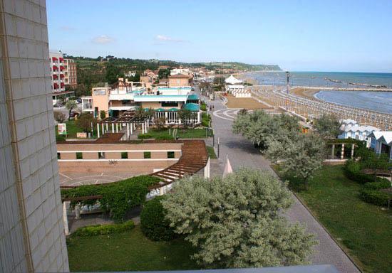 Hotel Plaza Fano Dış mekan fotoğraf